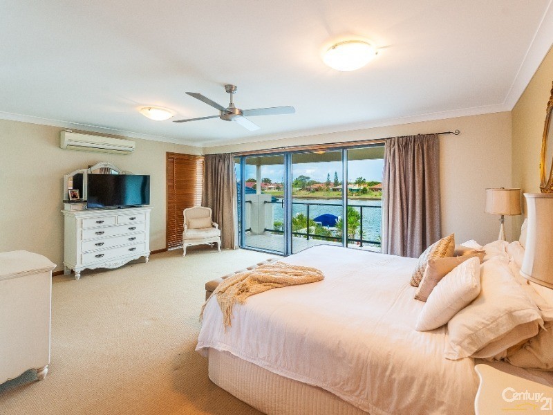 16 Bahamas Circuit, Kawana Island QLD 4575