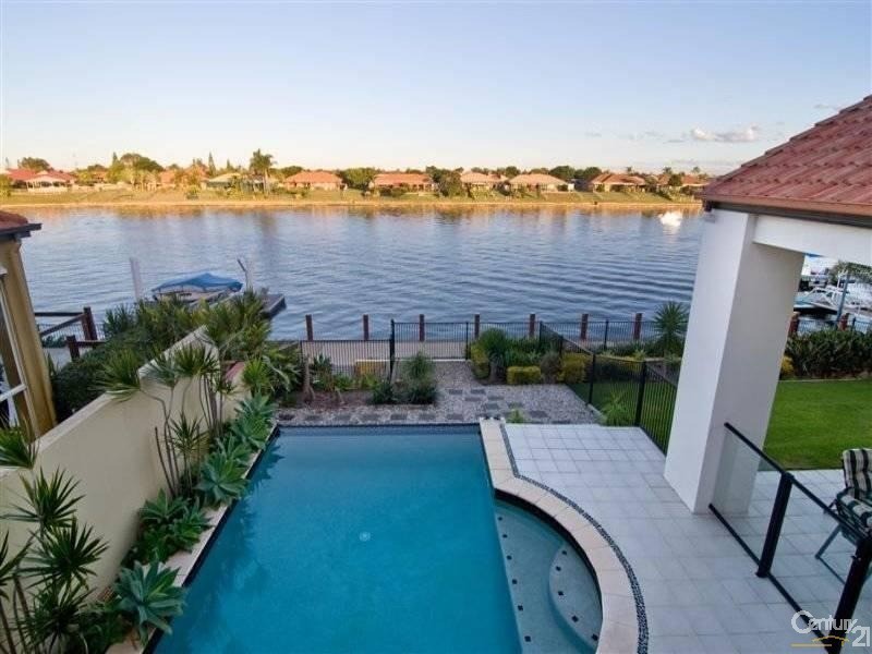 16 Bahamas Circuit, Kawana Island QLD 4575