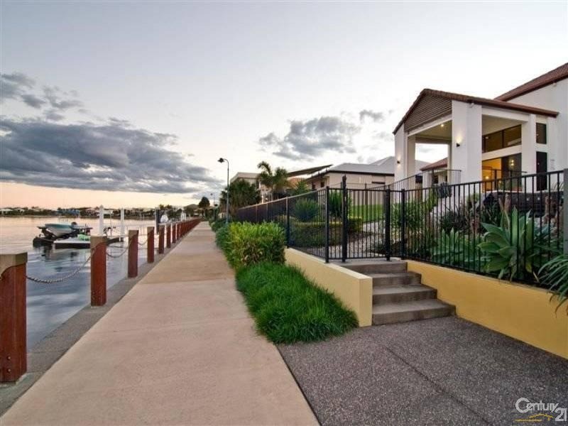 16 Bahamas Circuit, Kawana Island QLD 4575