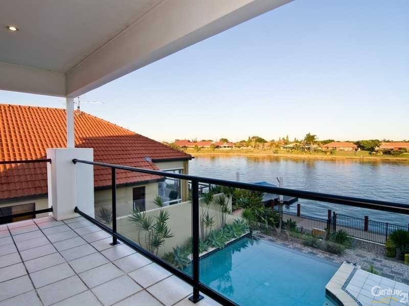 16 Bahamas Circuit, Kawana Island QLD 4575