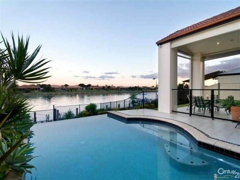 16 Bahamas Circuit, Kawana Island QLD 4575