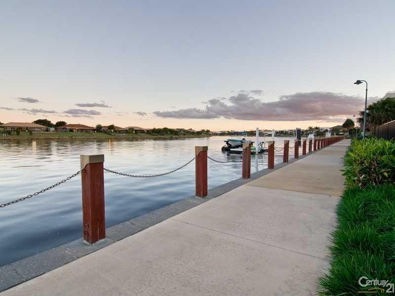 16 Bahamas Circuit, Kawana Island QLD 4575