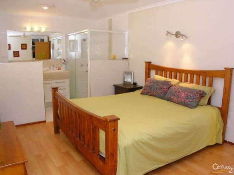 8 Kylee Crescent, Maroochydore QLD 4558