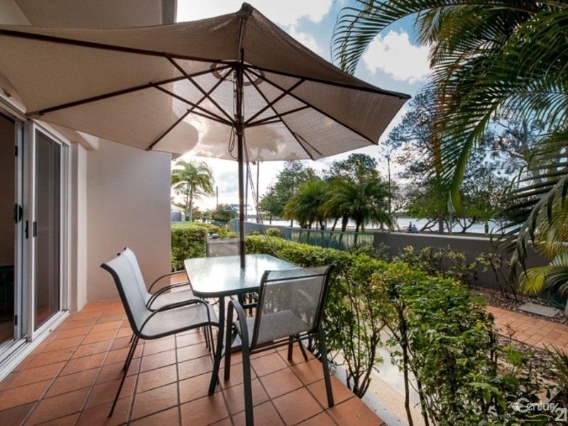 1/2 Picnic Point Esplanade, Maroochydore QLD 4558