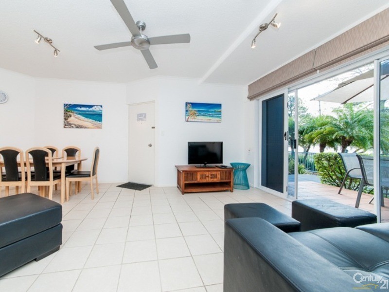 1/2 Picnic Point Esplanade, Maroochydore QLD 4558