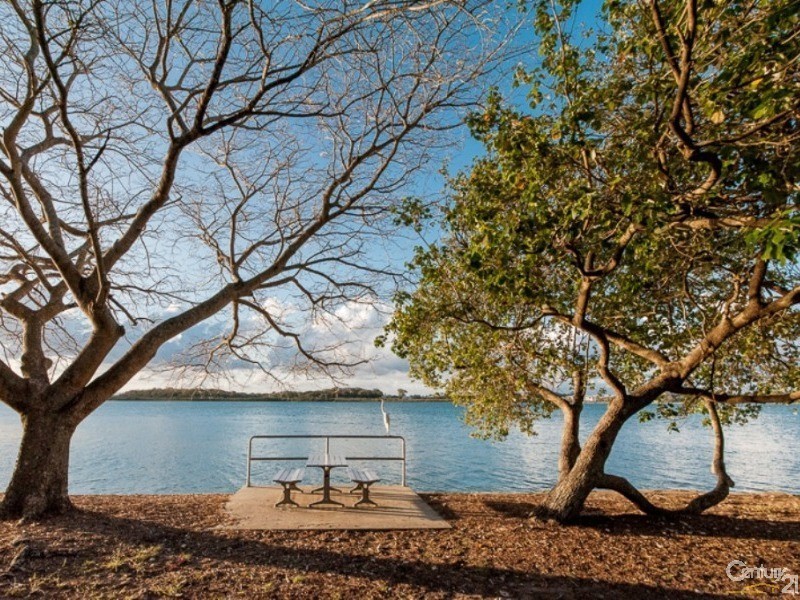 1/2 Picnic Point Esplanade, Maroochydore QLD 4558