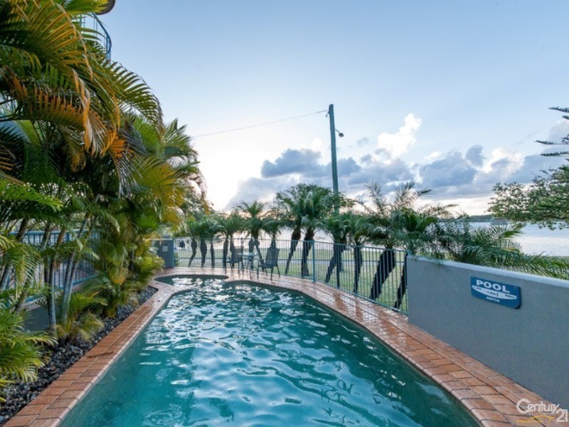 1/2 Picnic Point Esplanade, Maroochydore QLD 4558
