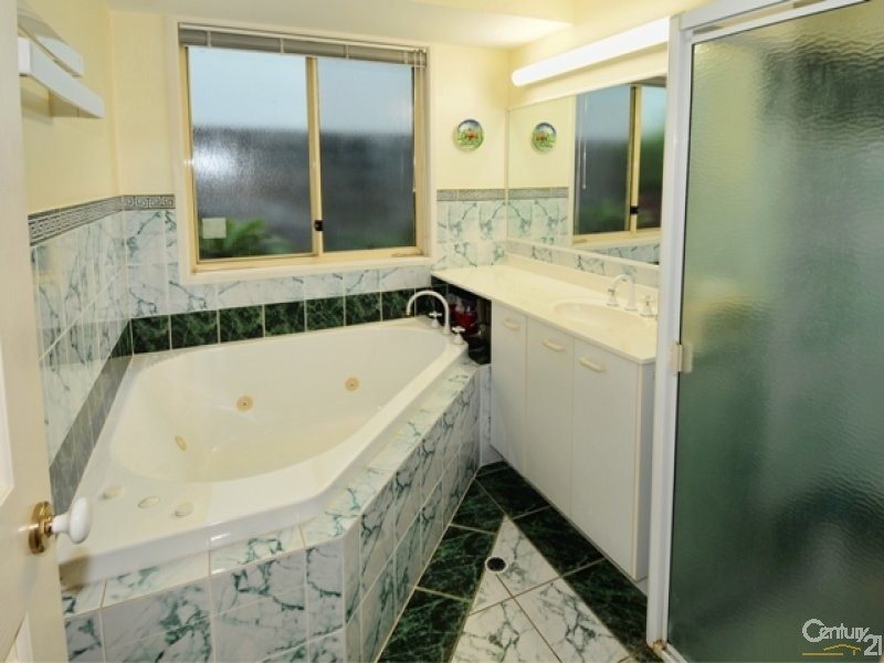 13 Chiswell Place, Maroochydore QLD 4558