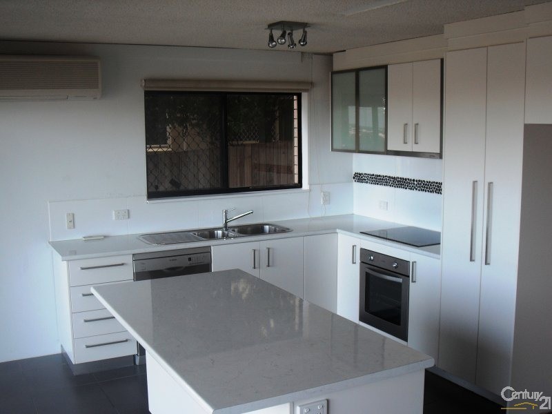 1/14 Kalinda Avenue, Mooloolaba QLD 4557