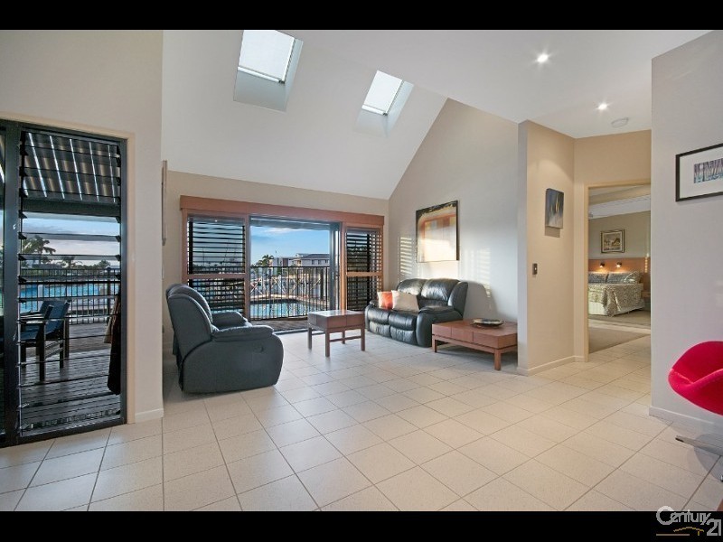 7 Kumbada Court, Minyama QLD 4575