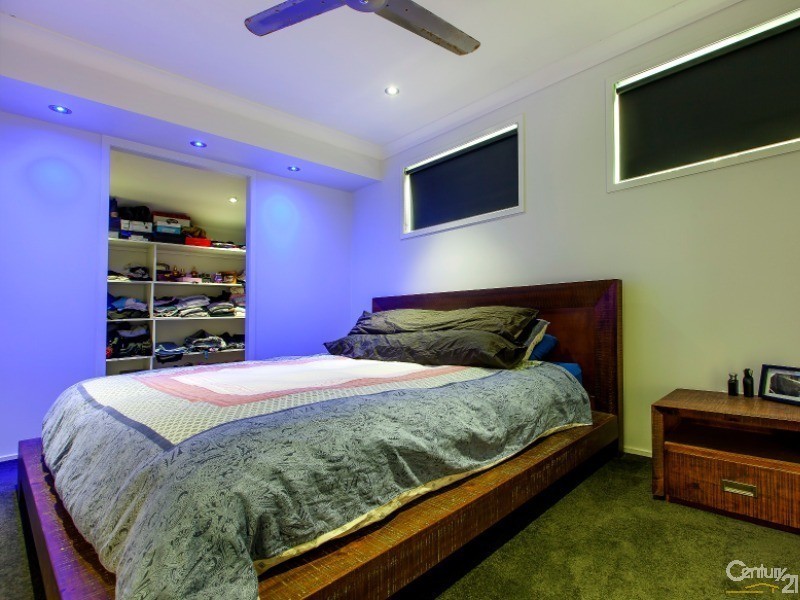 2/49 Saleng Crescent, Warana QLD 4575