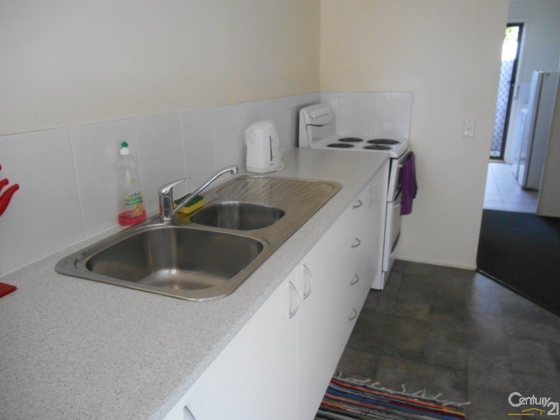 2/41 Oomoo Street, Buddina QLD 4575