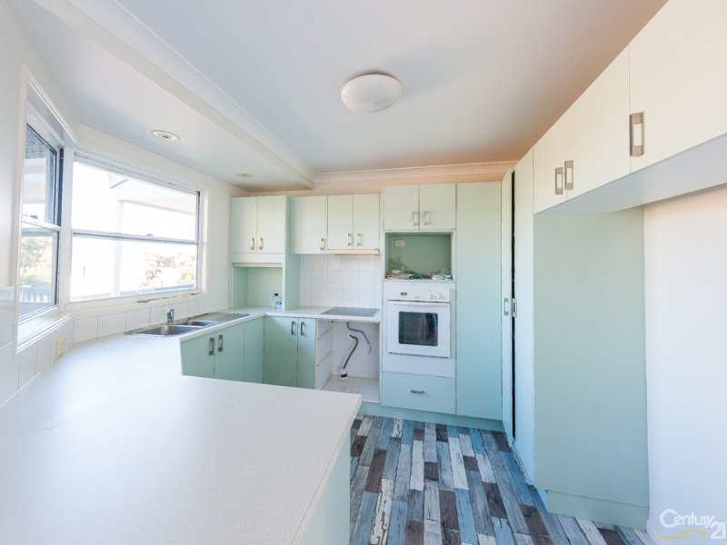 4 Stanley Street, Dicky Beach QLD 4551