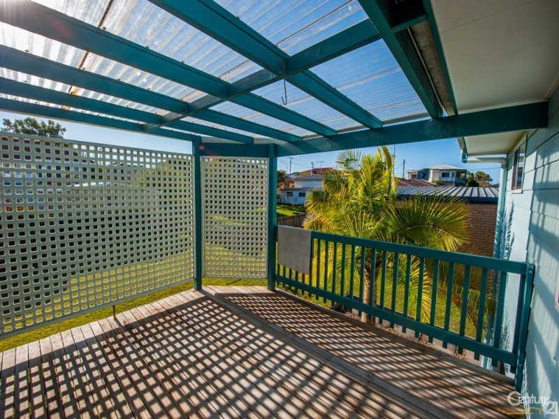 4 Stanley Street, Dicky Beach QLD 4551