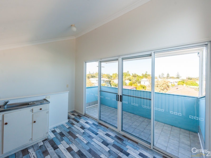 4 Stanley Street, Dicky Beach QLD 4551