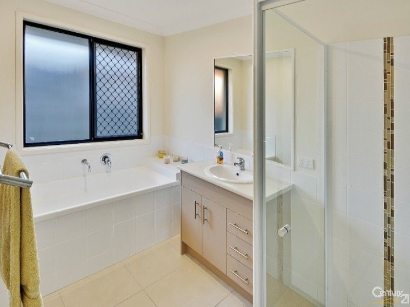 3 Yucca Court, Mountain Creek QLD 4557