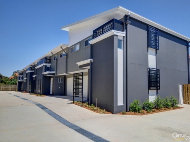 2/109 Duporth Avenue, Maroochydore QLD 4558