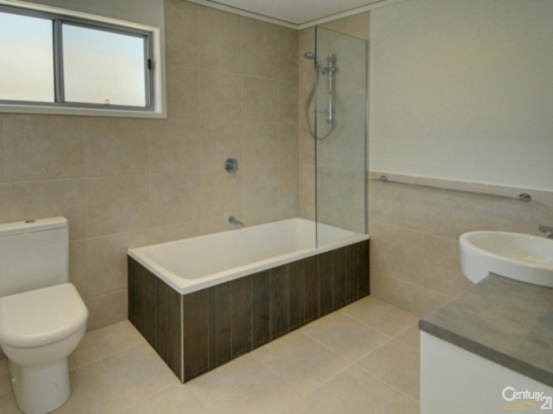 2/109 Duporth Avenue, Maroochydore QLD 4558