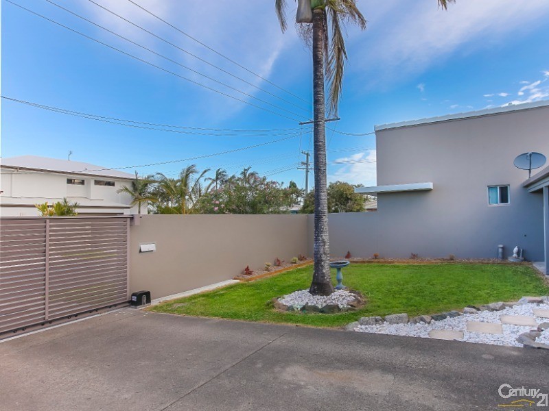 1/49 Saleng Crescent, Warana QLD 4575