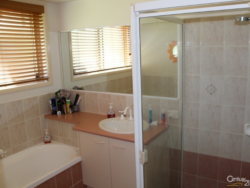 42 Mountain Ash Drive, Mountain Creek QLD 4557