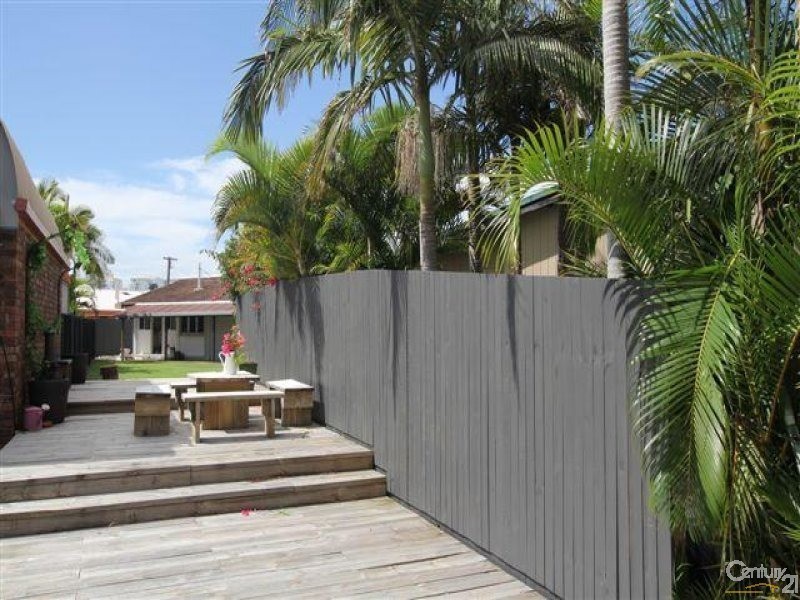 4 Yulunga Place, Mooloolaba QLD 4557
