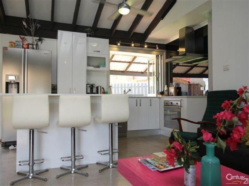 4 Yulunga Place, Mooloolaba QLD 4557