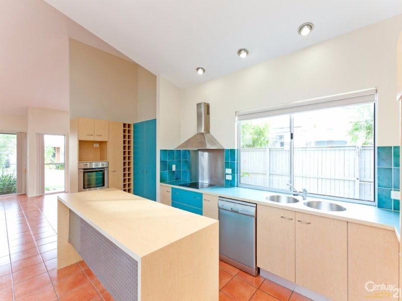 5 Corfu Street, Parrearra QLD 4575