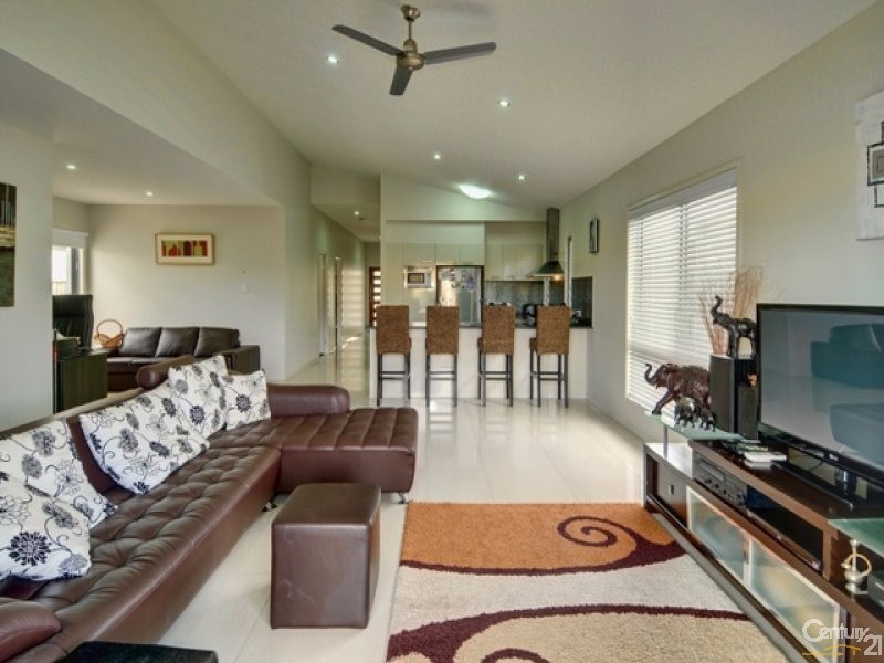 6 Pepper Tree Circuit, Maroochydore QLD 4558