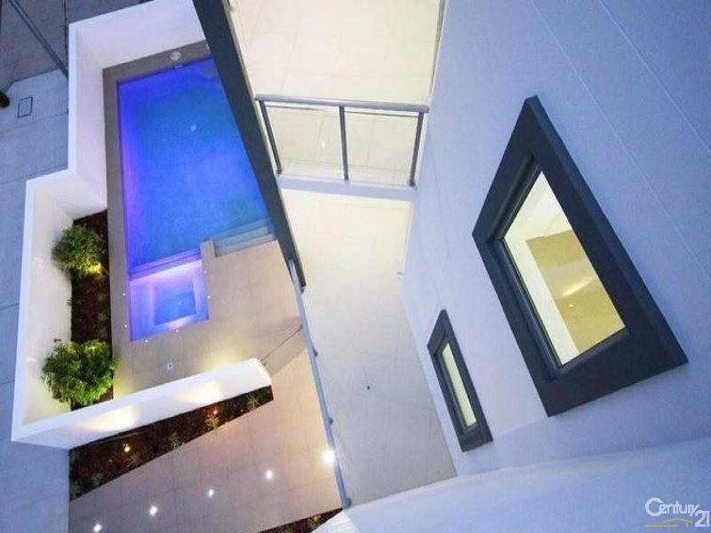 1/81 Buderim Avenue, Mooloolaba QLD 4557