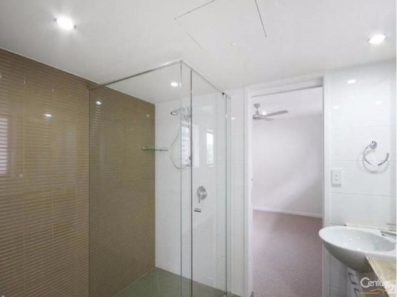 1/81 Buderim Avenue, Mooloolaba QLD 4557