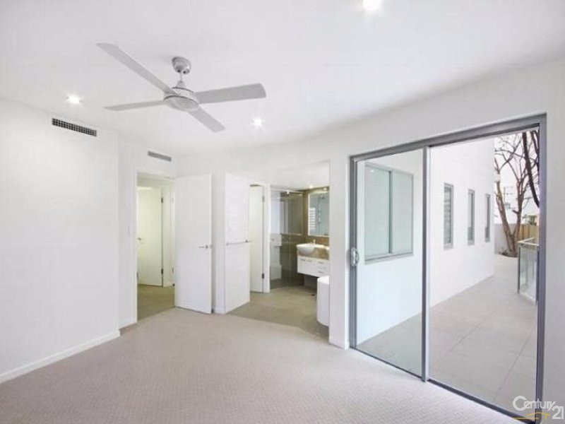 1/81 Buderim Avenue, Mooloolaba QLD 4557