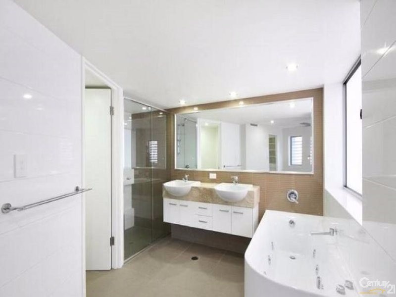 1/81 Buderim Avenue, Mooloolaba QLD 4557