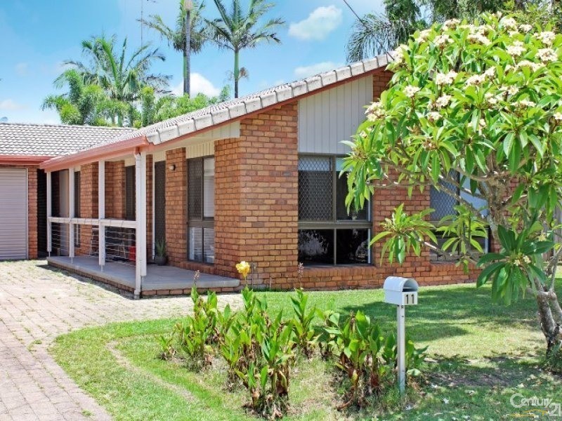11 Surf Road, Alexandra Headland QLD 4572