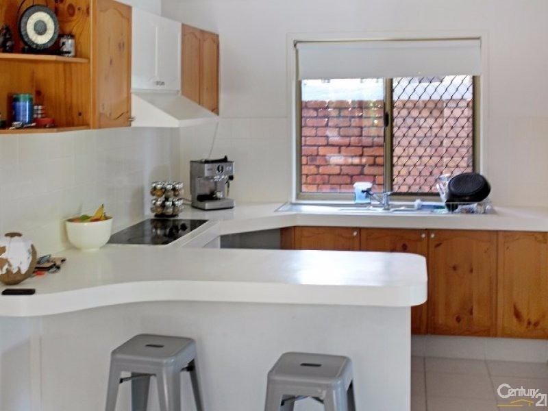 11 Surf Road, Alexandra Headland QLD 4572