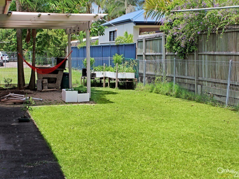 11 Surf Road, Alexandra Headland QLD 4572