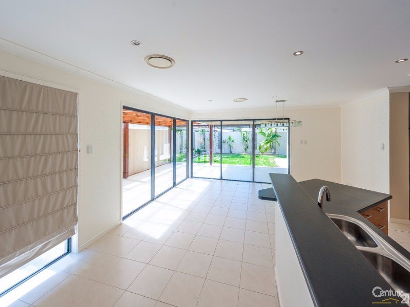 34 Sailfish Drive, Mountain Creek QLD 4557