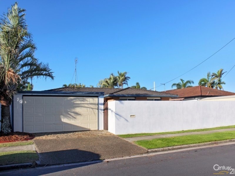 9 Napalle Street, Warana QLD 4575