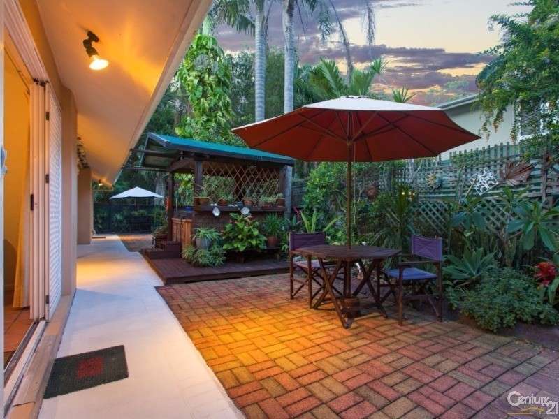 17 Admiralty Drive, Alexandra Headland QLD 4572