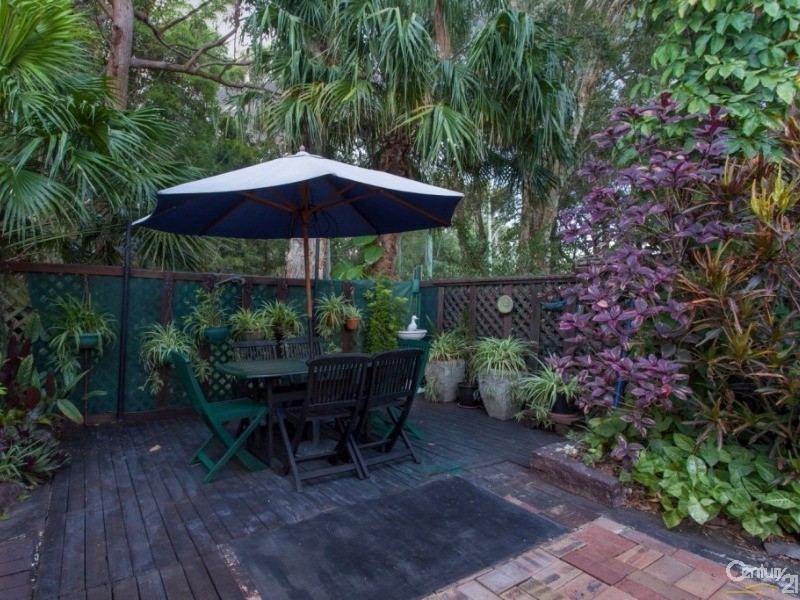 17 Admiralty Drive, Alexandra Headland QLD 4572