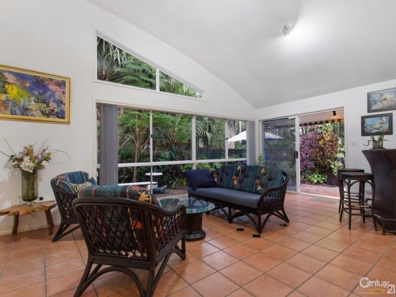 17 Admiralty Drive, Alexandra Headland QLD 4572