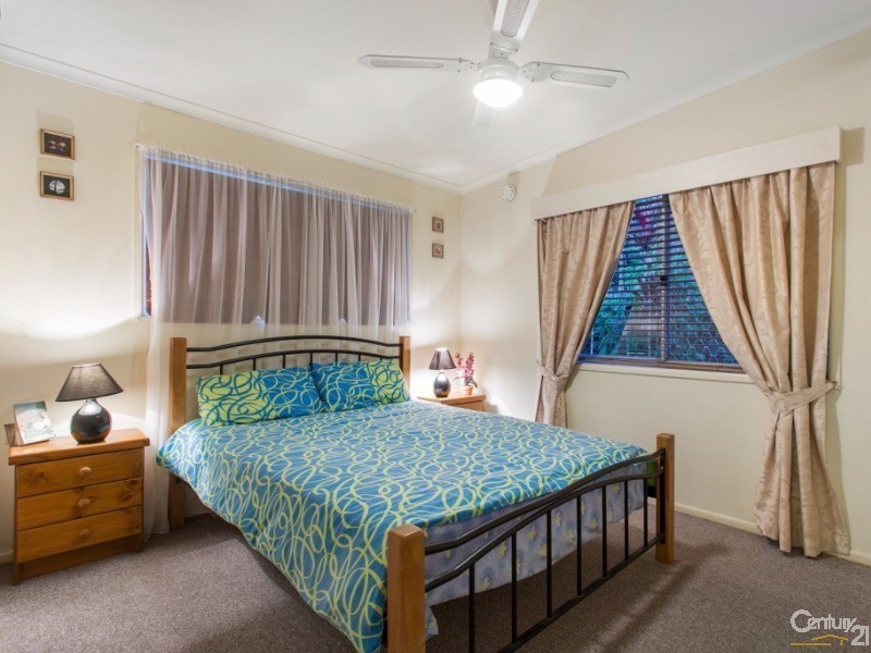 17 Admiralty Drive, Alexandra Headland QLD 4572