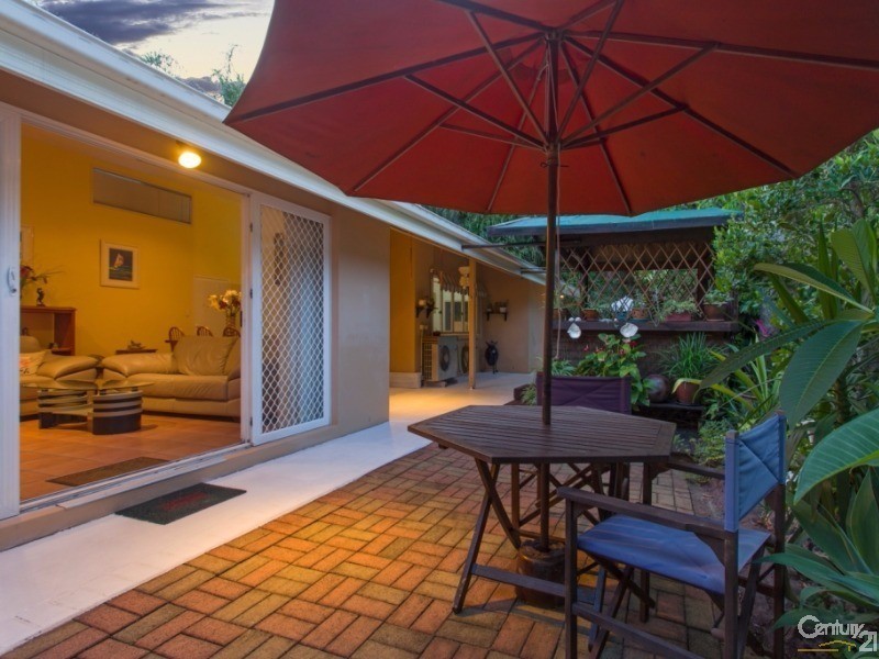 17 Admiralty Drive, Alexandra Headland QLD 4572