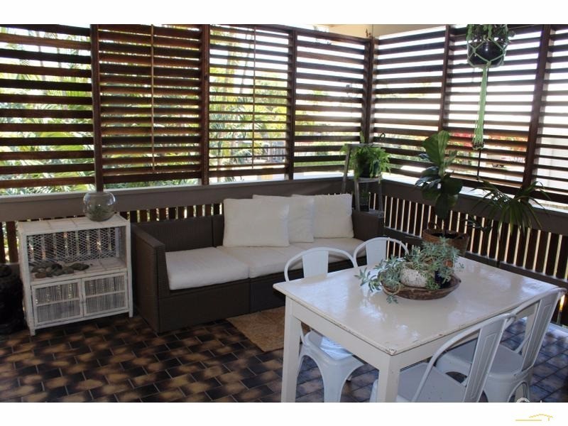 25 Victor Street, Alexandra Headland QLD 4572