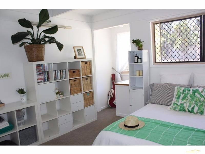 25 Victor Street, Alexandra Headland QLD 4572