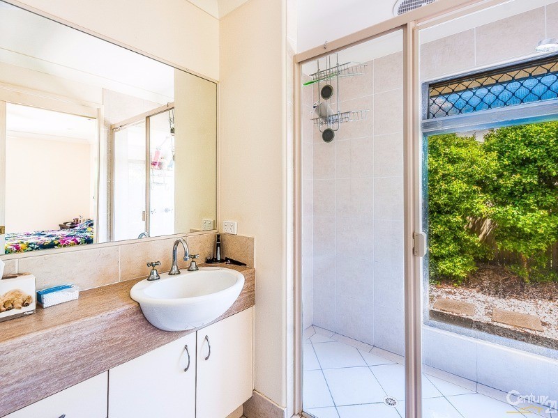 28 Barcoola Place, Twin Waters QLD 4564