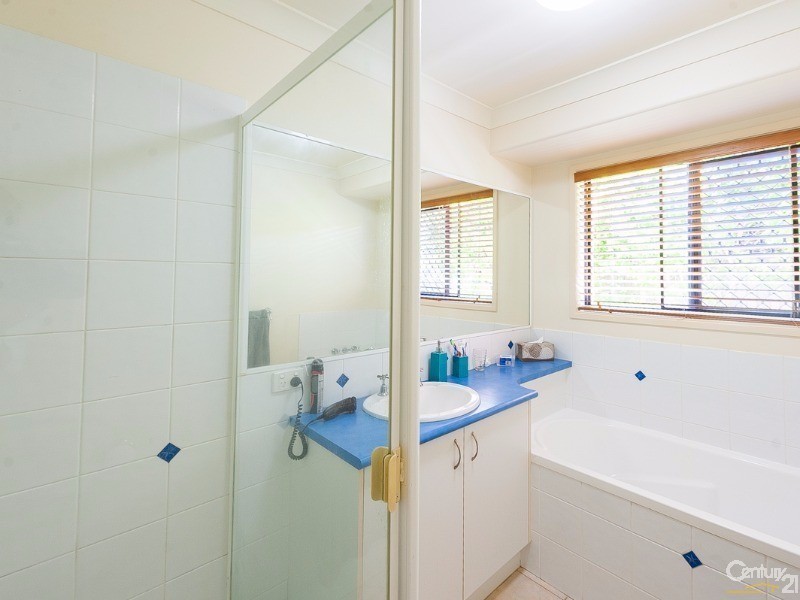 28 Barcoola Place, Twin Waters QLD 4564