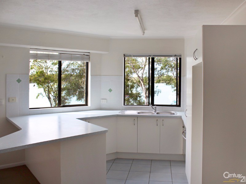10/77 Bradman Avenue, Maroochydore QLD 4558