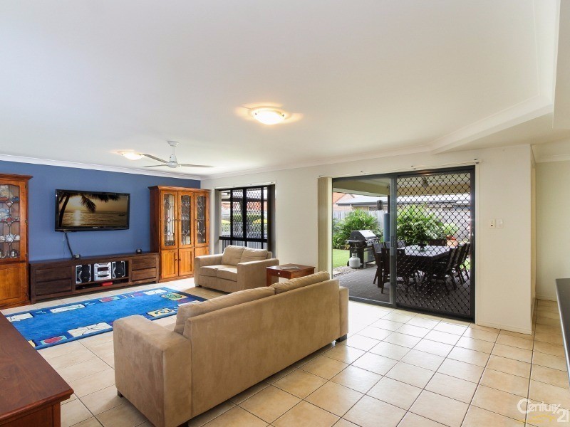 18 Escolar Drive, Mountain Creek QLD 4557