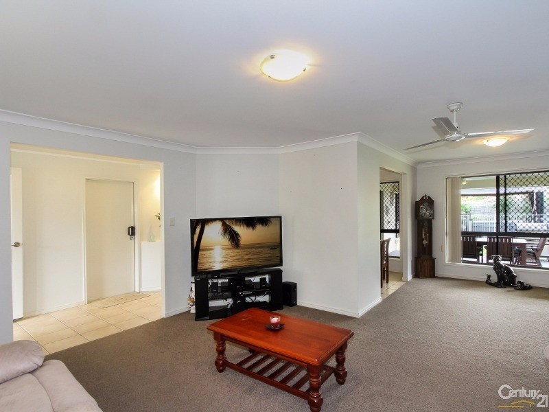 18 Escolar Drive, Mountain Creek QLD 4557