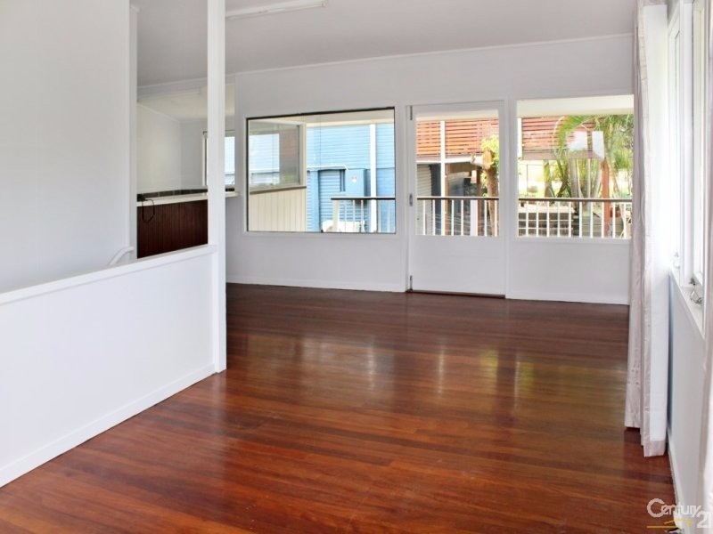 28 Meta Street, Mooloolaba QLD 4557